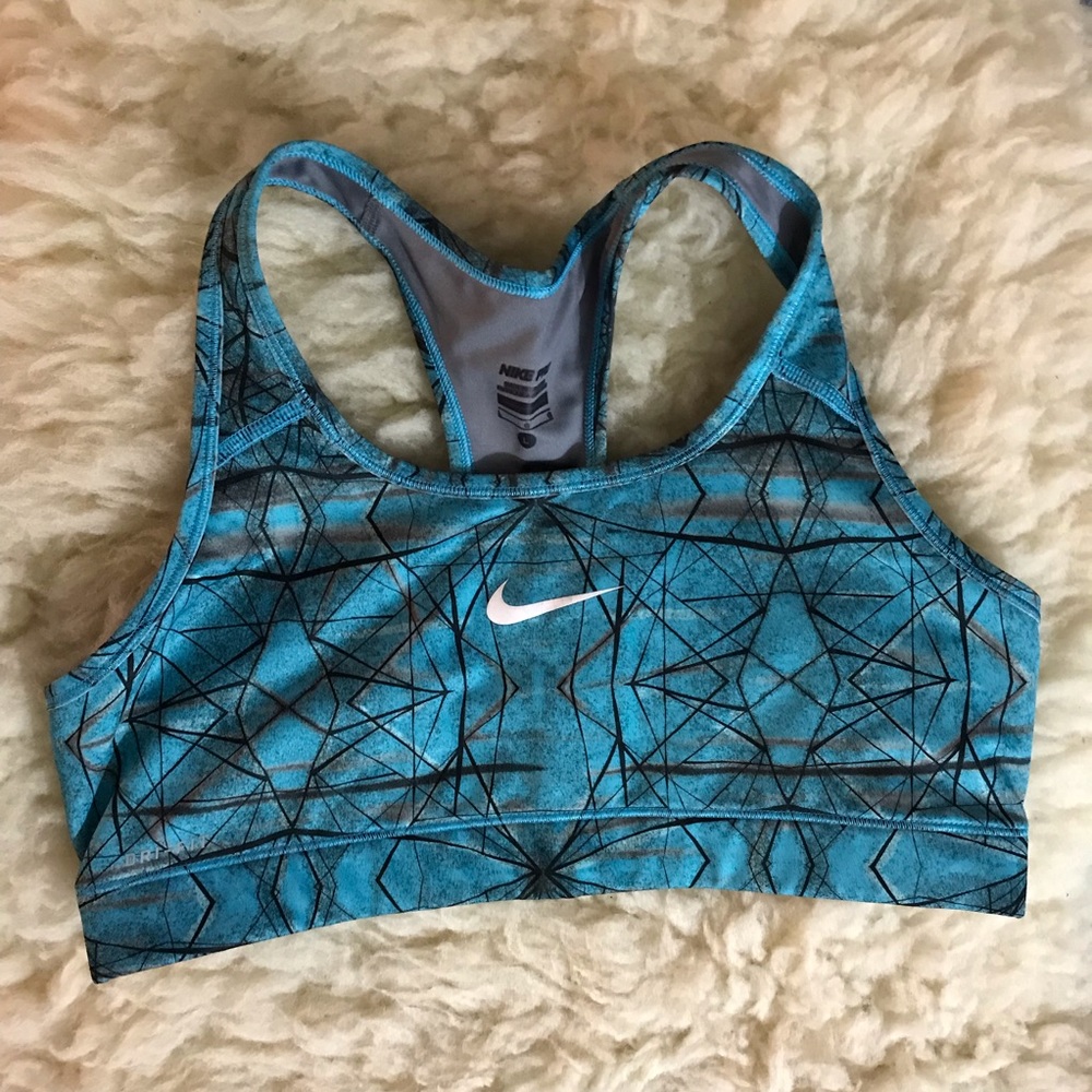 Women’s Large Nike Pro Sports Bra.
